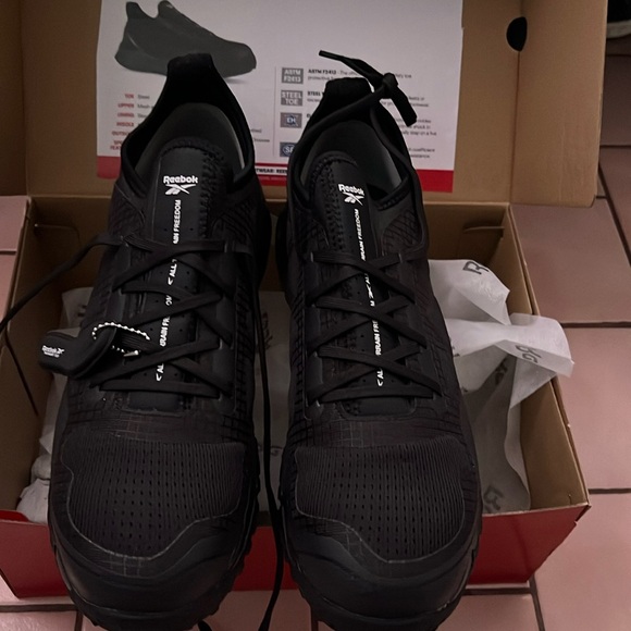 New! Reebok steel toe black sneaker size 10 1/2 wide - Picture 1 of 5